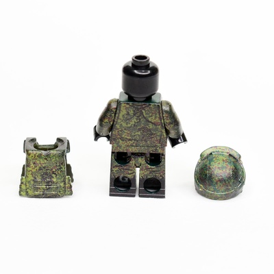 Russian soldier in summer uniform Digital Flora Camo, with helmet and vest. (not LEGO)