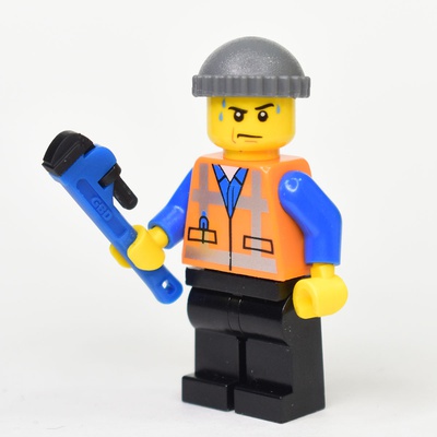 Adjustable pipe wrench for LEGO figures