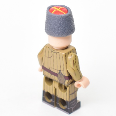 Papakha Fur Hat for Red Army General with Cockade 1940 for lego minifigures