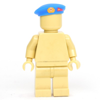Airborne forces beret with USSR officer's cockade and band for Lego figures.