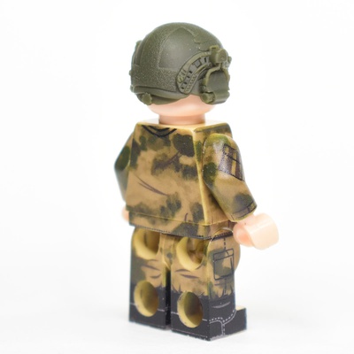 LShZ helmet with headphones for LEGO figures