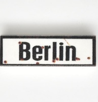 Tile 1x3 road sign "Berlin"