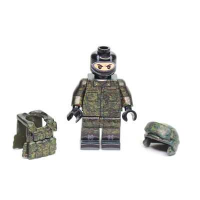 Russian soldier in summer uniform Digital Flora Camo, with helmet and vest. (not LEGO)