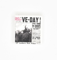 Tile 2 x 2 newspaper Daily Mirror "VE-DAY" 8 may 1945
